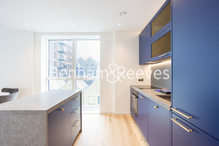 1  bedroom flat to rent in GoodLuck Hope Walk, Canning Town, E14-image 11