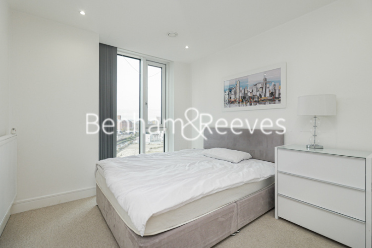 3  bedrooms flat to rent in High Street, Stratford, E15-image 4