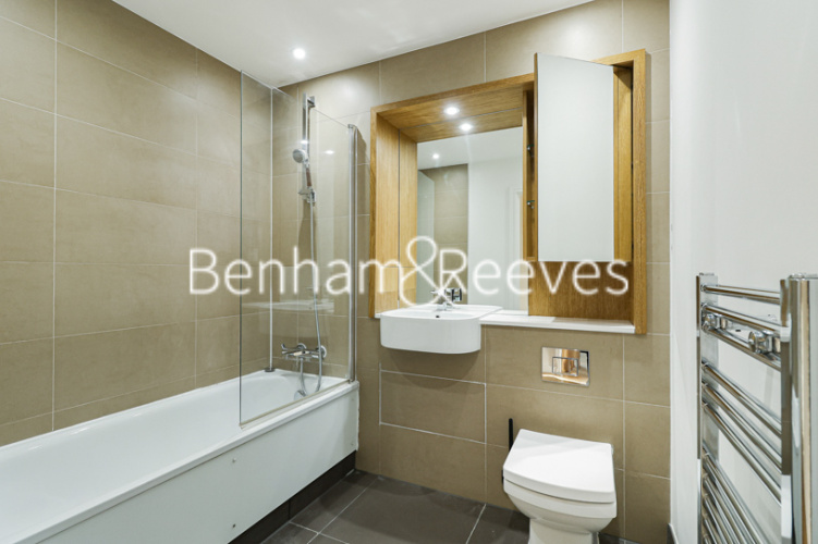 3  bedrooms flat to rent in High Street, Stratford, E15-image 5