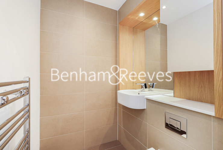3  bedrooms flat to rent in High Street, Stratford, E15-image 9