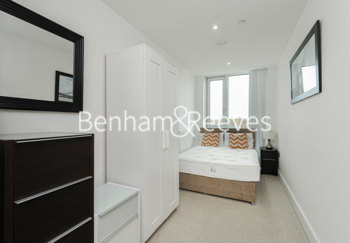3  bedrooms flat to rent in High Street, Stratford, E15-image 13