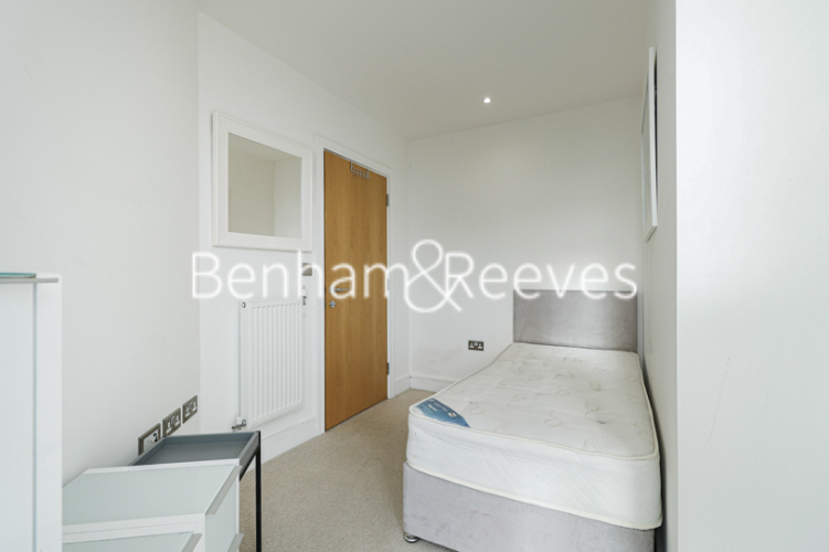 3  bedrooms flat to rent in High Street, Stratford, E15-image 14