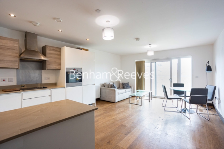 1  bedroom flat to rent in Abbey Road, Barking, IG11-image 1