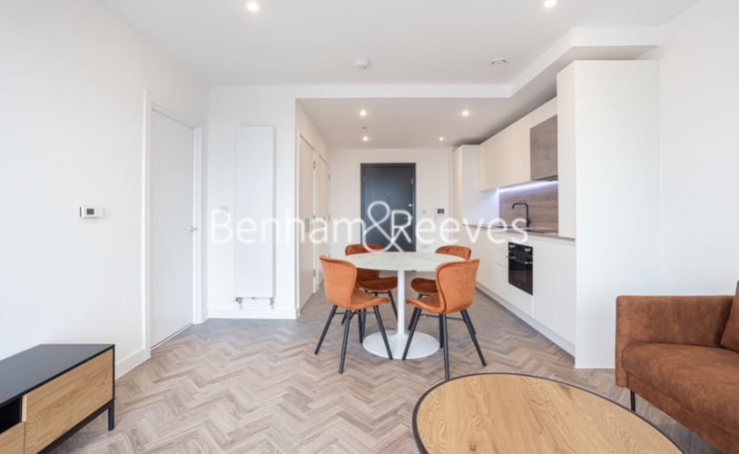 1 bedroom flat to rent in Skyline Apartments, Makers Yard, E3-image 13