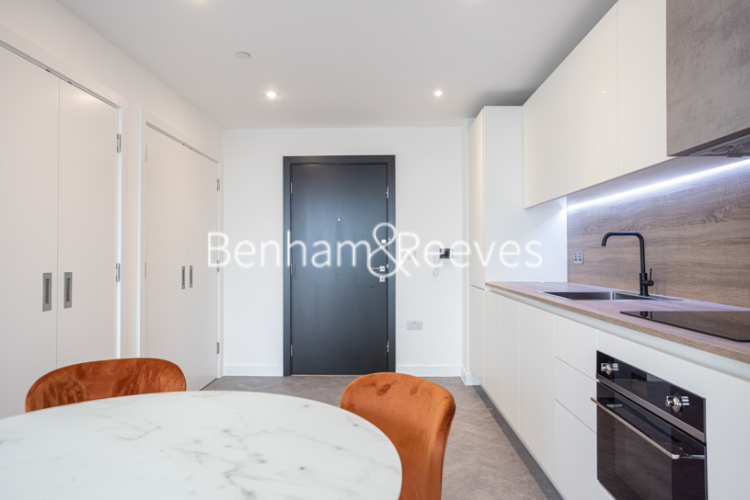 1 bedroom flat to rent in Skyline Apartments, Makers Yard, E3-image 14