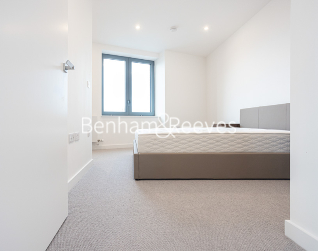 1 bedroom flat to rent in Skyline Apartments, Makers Yard, E3-image 15