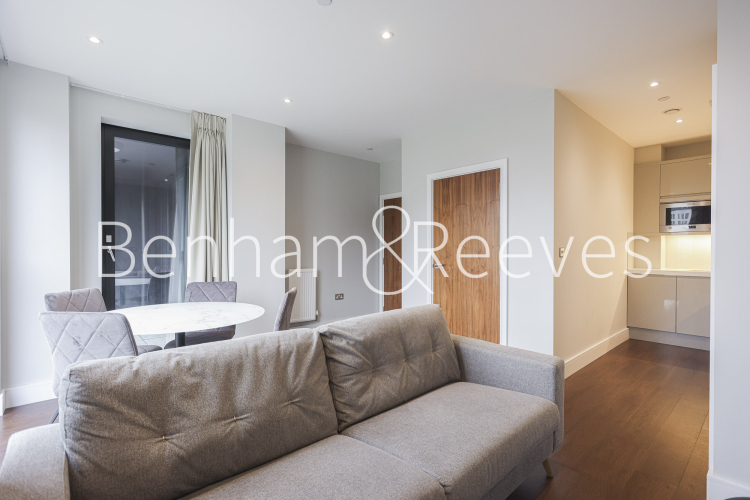 1  bedroom flat to rent in Avalon Point, Silvoecia Way, E14-image 1