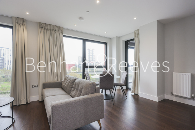 1 bedroom flat to rent in Avalon Point, Silvoecia Way, E14-image 8