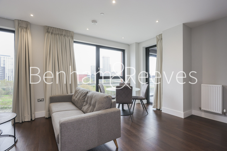 1  bedroom flat to rent in Avalon Point, Silvoecia Way, E14-image 8