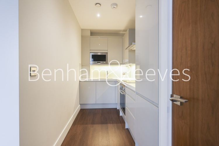 1  bedroom flat to rent in Avalon Point, Silvoecia Way, E14-image 9