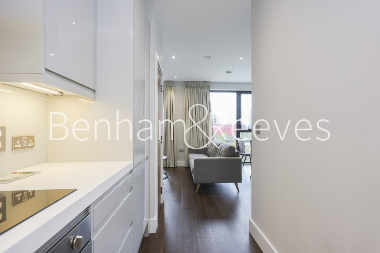 1  bedroom flat to rent in Avalon Point, Silvoecia Way, E14-image 15