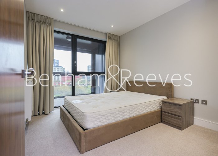 1  bedroom flat to rent in Avalon Point, Silvoecia Way, E14-image 17
