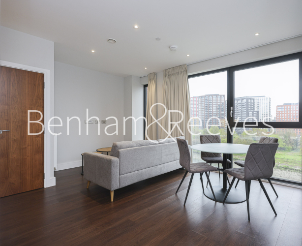 1 bedroom flat to rent in Avalon Point, Silvoecia Way, E14-image 19