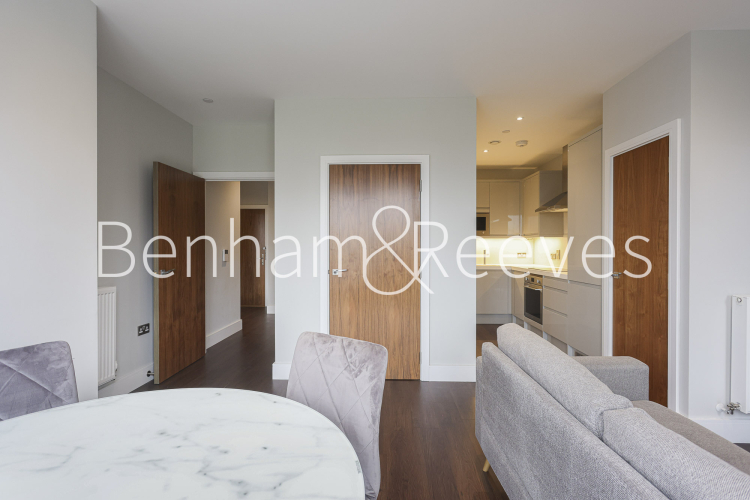 1 bedroom flat to rent in Avalon Point, Silvoecia Way, E14-image 20