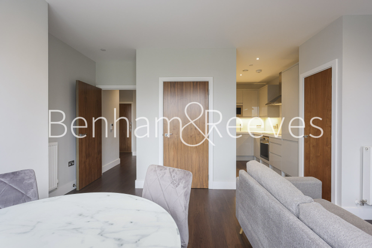 1  bedroom flat to rent in Avalon Point, Silvoecia Way, E14-image 20