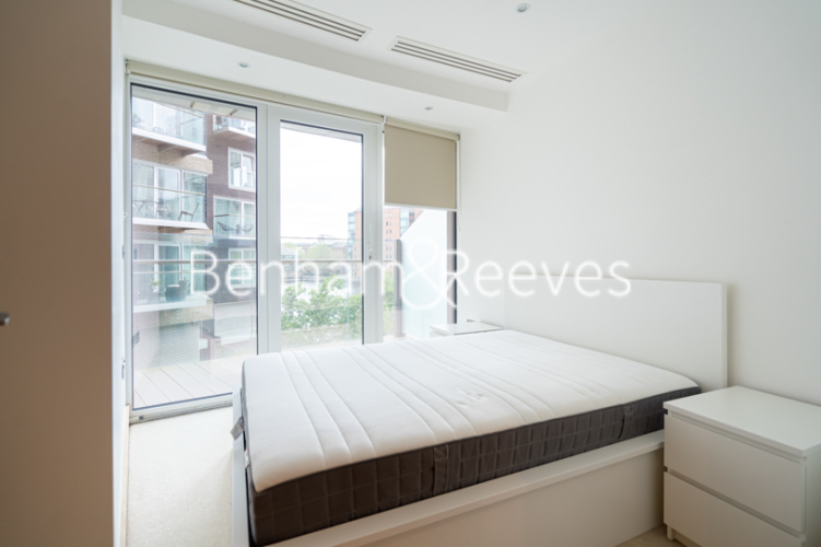 1  bedroom flat to rent in Arena tower, Crossharbour Plaza, E14-image 3
