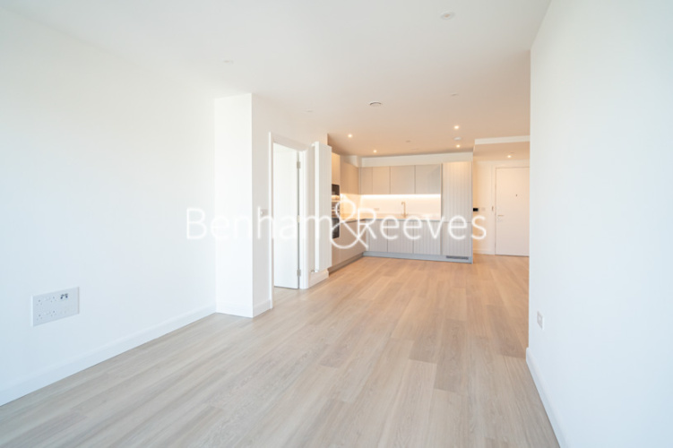 2  bedrooms flat to rent in Western Gateway, Royal Dock, E16-image 1