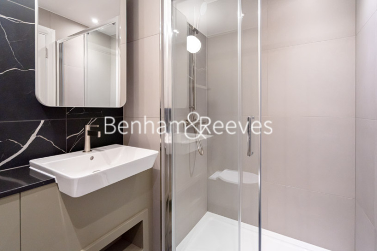 2  bedrooms flat to rent in Western Gateway, Royal Dock, E16-image 4
