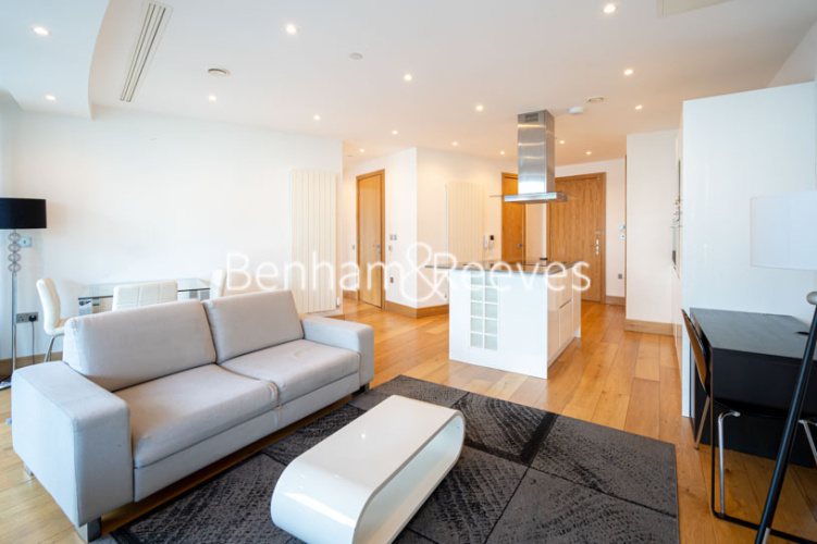 2  bedrooms flat to rent in Crossharbour Plaza, Canary Wharf, E14-image 1
