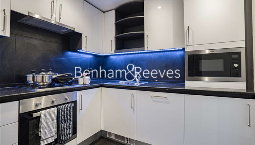 2  bedrooms flat to rent in Circus Apartment, Westferry Circus, E14-image 2