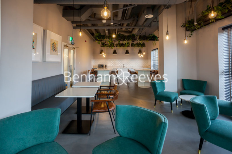 2  bedrooms flat to rent in Circus Apartment, Westferry Circus, E14-image 11