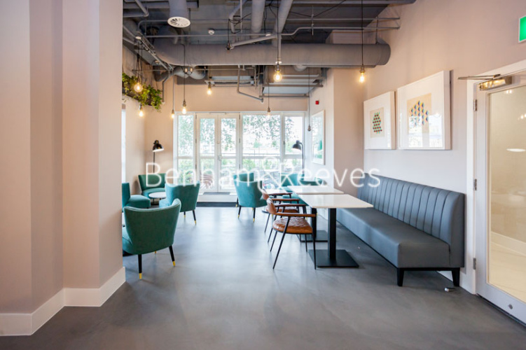 2  bedrooms flat to rent in Circus Apartment, Westferry Circus, E14-image 14