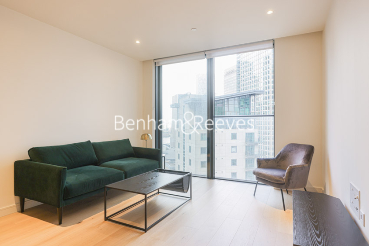 1 bedroom flat to rent in Marsh Wall, South Quay Plaza, E14-image 1