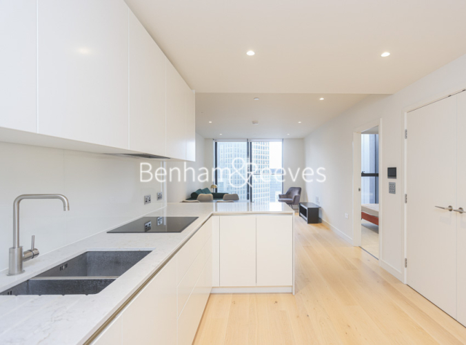 1 bedroom flat to rent in Marsh Wall, South Quay Plaza, E14-image 2