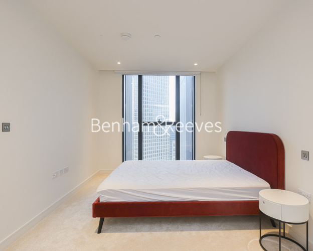 1 bedroom flat to rent in Marsh Wall, South Quay Plaza, E14-image 3