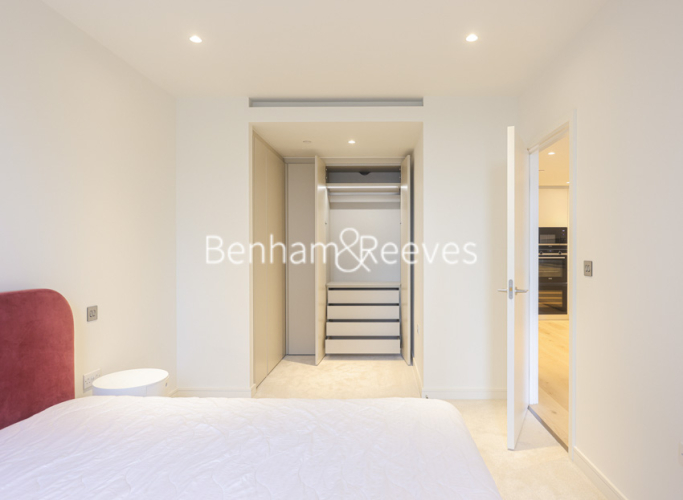 1 bedroom flat to rent in Marsh Wall, South Quay Plaza, E14-image 16