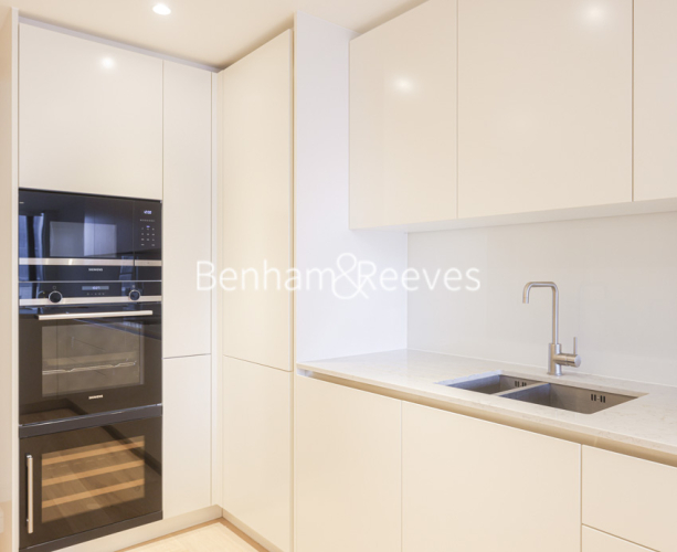 1 bedroom flat to rent in Marsh Wall, South Quay Plaza, E14-image 18