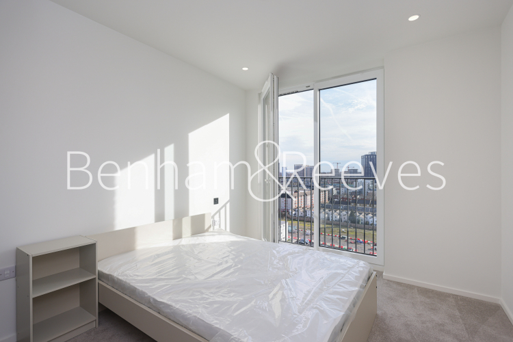 1 bedroom flat to rent in Hawser Lane, Canary Wharf, E14-image 3