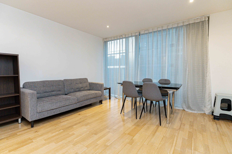 1  bedroom flat to rent in west tower, Canary Wharf, E14-image 1