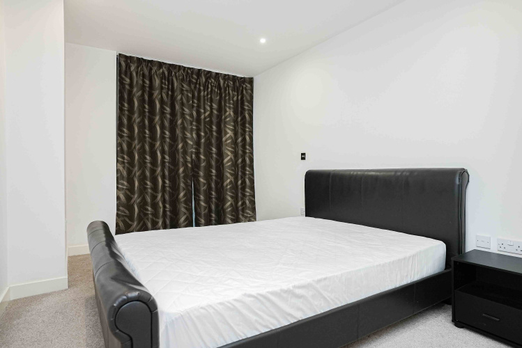 1  bedroom flat to rent in west tower, Canary Wharf, E14-image 7