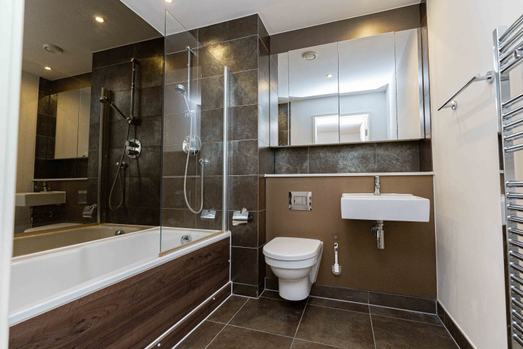 1  bedroom flat to rent in west tower, Canary Wharf, E14-image 8