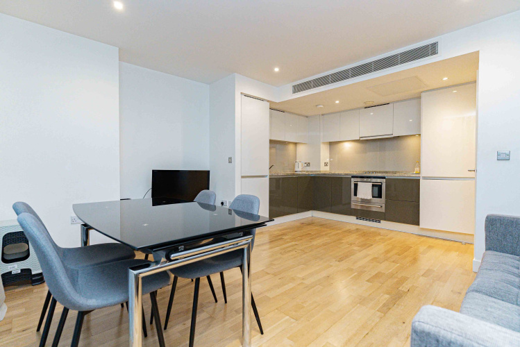 1  bedroom flat to rent in west tower, Canary Wharf, E14-image 15