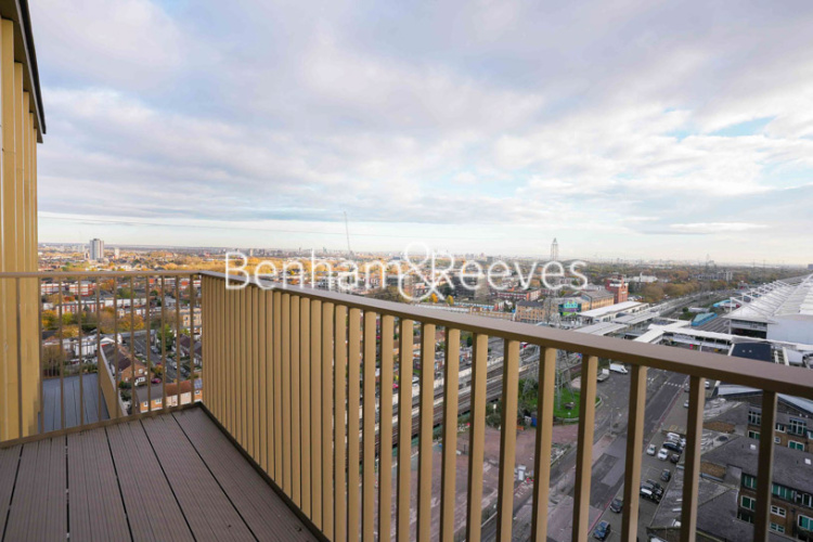 1  bedroom flat to rent in Royal Docks, Canary Wharf, E16-image 8