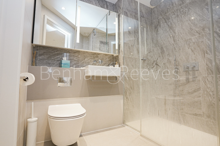 2  bedrooms flat to rent in Harcourt tower, South Quay Plaza, E14-image 5