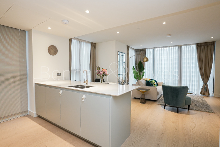 2  bedrooms flat to rent in Harcourt tower, South Quay Plaza, E14-image 8