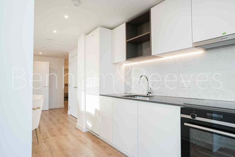 2  bedrooms flat to rent in One Thames Quay, Marsh Wall, E14-image 2