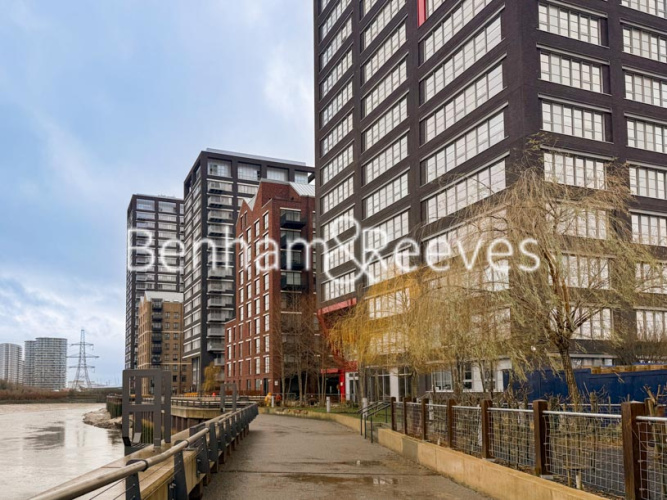 1  bedroom flat to rent in Goodluck Hope, Canning town, E14-image 6