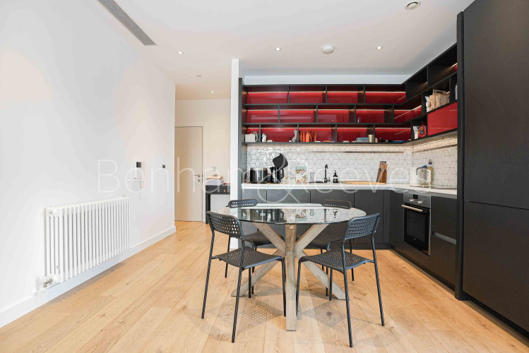 2  bedrooms flat to rent in City Island Way, Canning town, E14-image 3