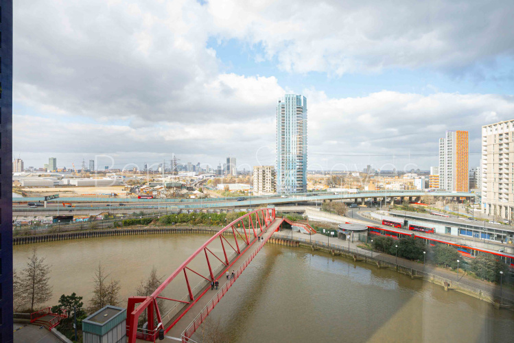 2  bedrooms flat to rent in City Island Way, Canning town, E14-image 7