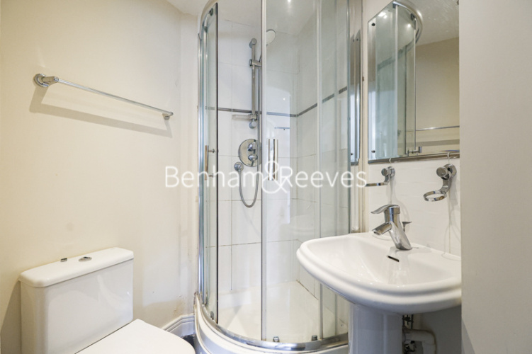3  bedrooms flat to rent in Wards Wharf Approach, Pontoon Dock, E16-image 5