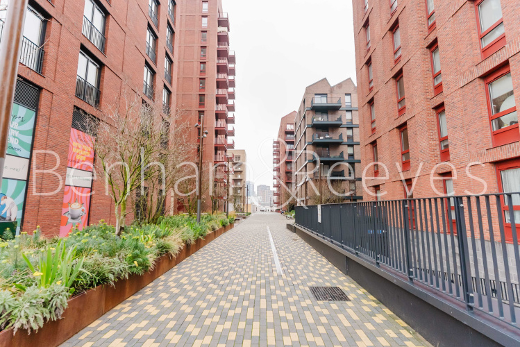 2  bedrooms flat to rent in Hawser Lane, Heron Wharf, E14-image 14