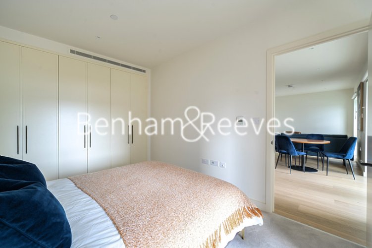 1  bedroom flat to rent in Riverscape Walk, Royal Wharf, E16-image 17