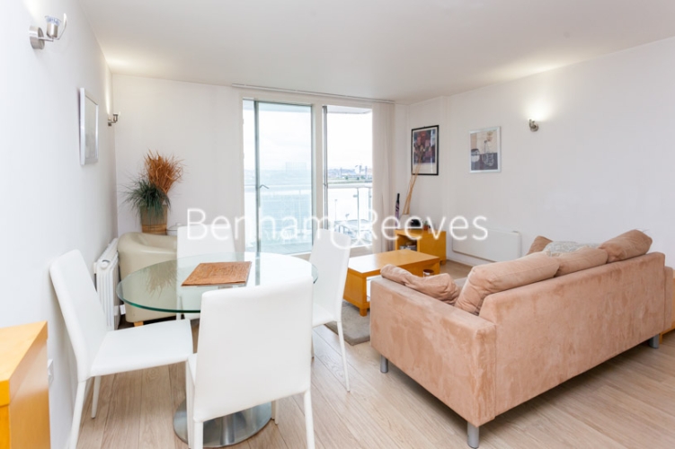 1 bedroom flat to rent in Aurora Building, Blackwall Way, E14-image 6