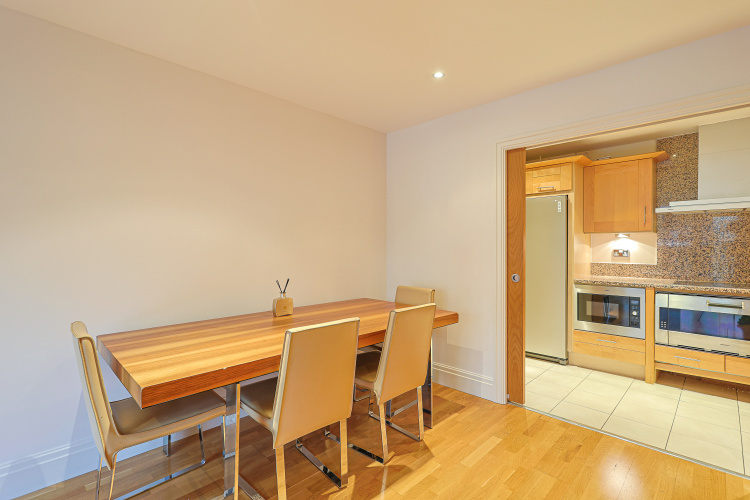 3  bedrooms flat to rent in Aspect Court, Imperial Wharf, SW6-image 3