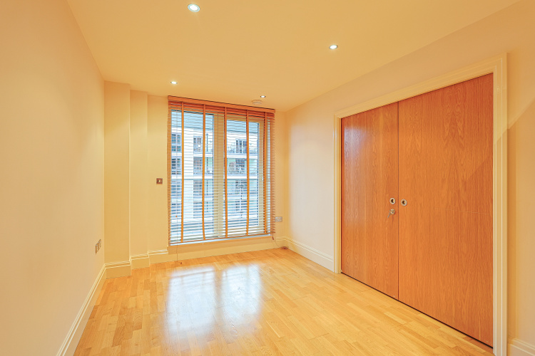 3  bedrooms flat to rent in Aspect Court, Imperial Wharf, SW6-image 4