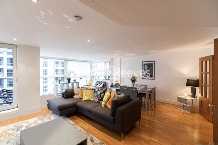 2  bedrooms flat to rent in Thames Point, The Boulevard, SW6-image 1